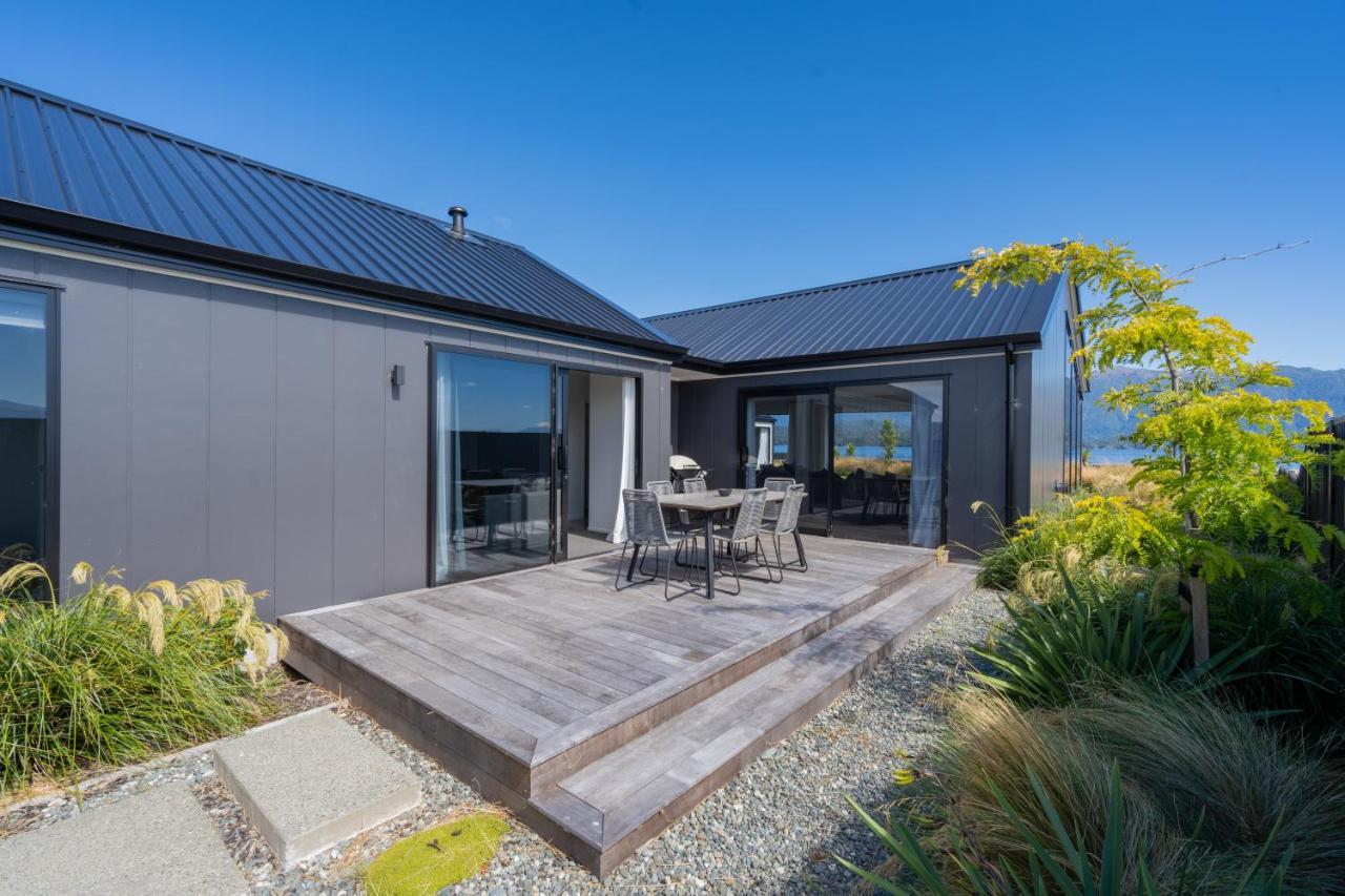 Lake House - Te Anau Holiday Home Bagian luar foto